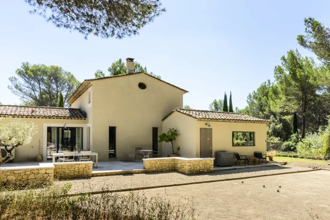 Bastide Blanche: Villa with Pool and Terrain From Pétanque to Lourmarin.