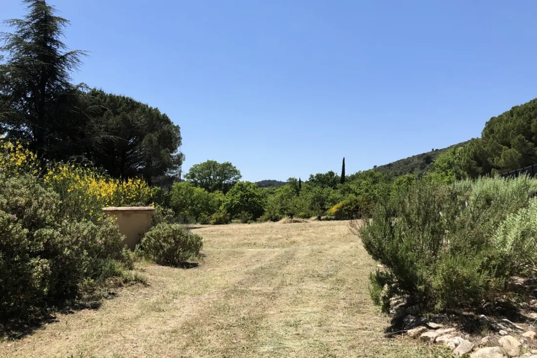 Természettel körülvett családi ház, Lourmarin úszómedence