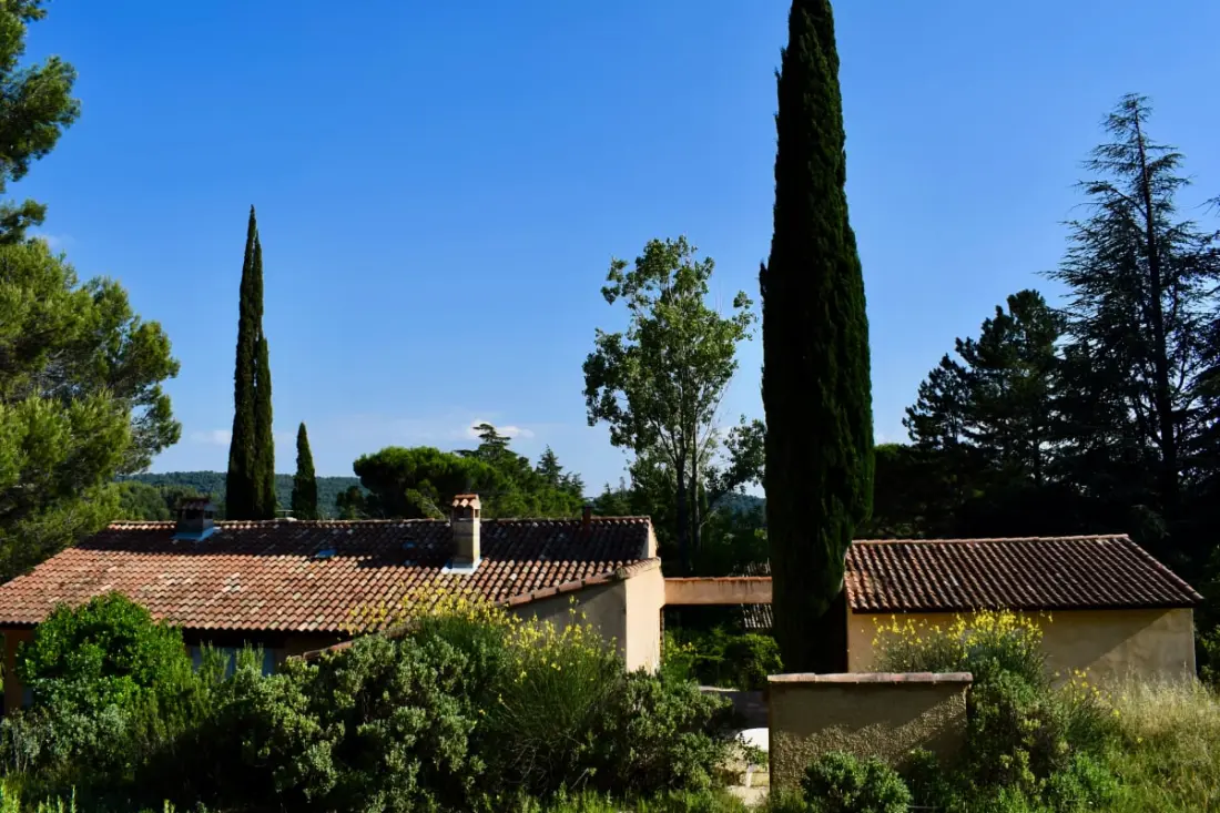 Természettel körülvett családi ház, Lourmarin úszómedence