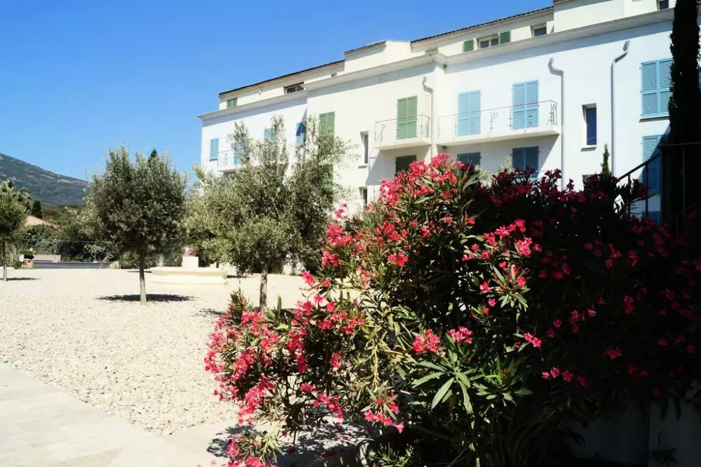 Residence La Villa Tyrenia