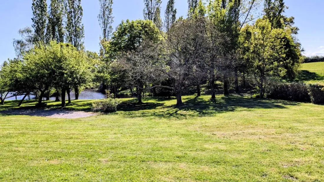 Gîte de France Montbrugnaud: “de drie eiken” 3 korenaren