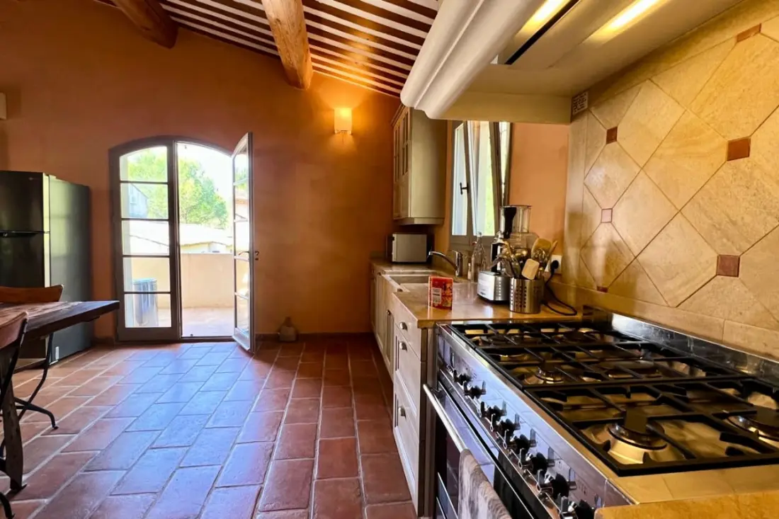Maison Marie: Provencal Elegance a Golf De Pont Royal