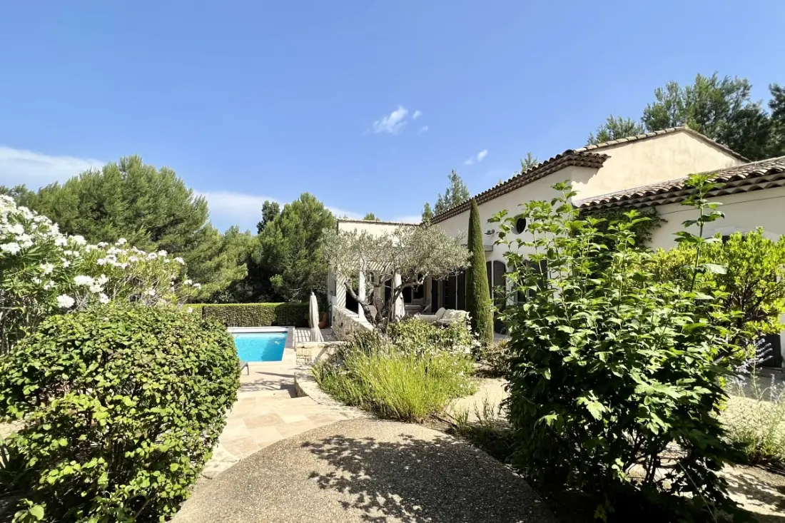 Maison Marie: Provencal Elegance a Golf De Pont Royal