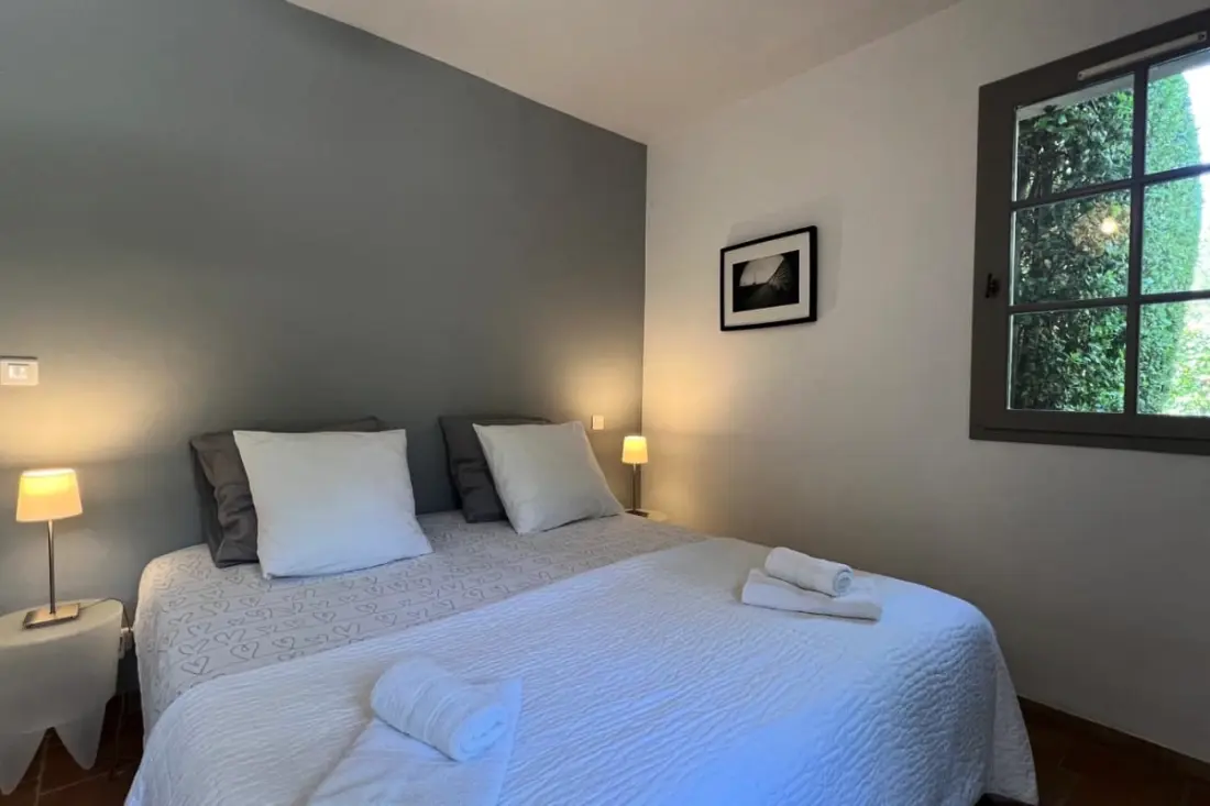 Maison Marie: Provencal Elegance a Golf De Pont Royal