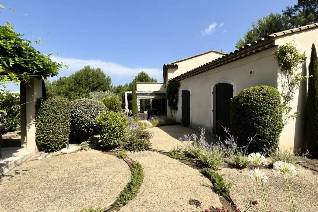 Maison Marie: Provencal Elegance a Golf De Pont Royal