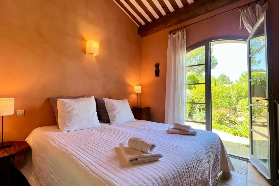Maison Marie: Provencal Elegance a Golf De Pont Royal