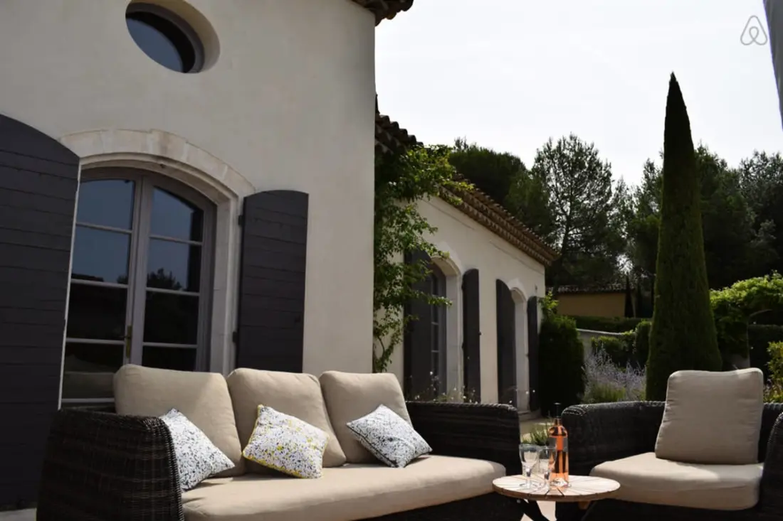 Maison Marie: Provencal Elegance a Golf De Pont Royal