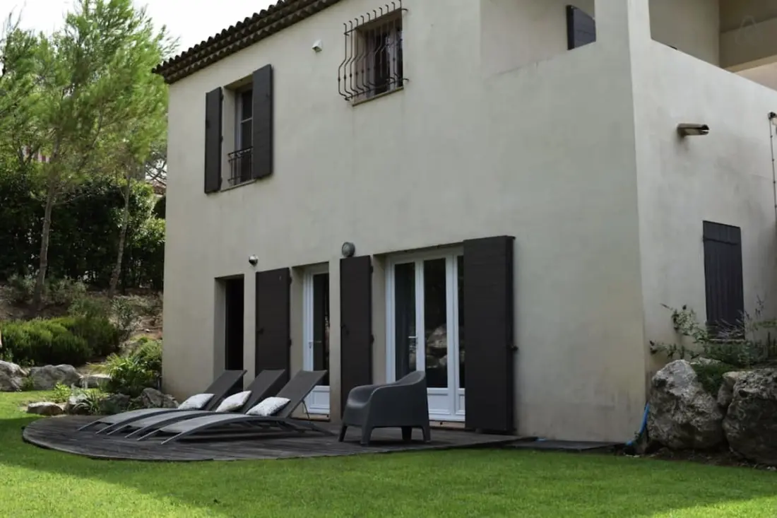 Maison Marie: Provencal Elegance a Golf De Pont Royal