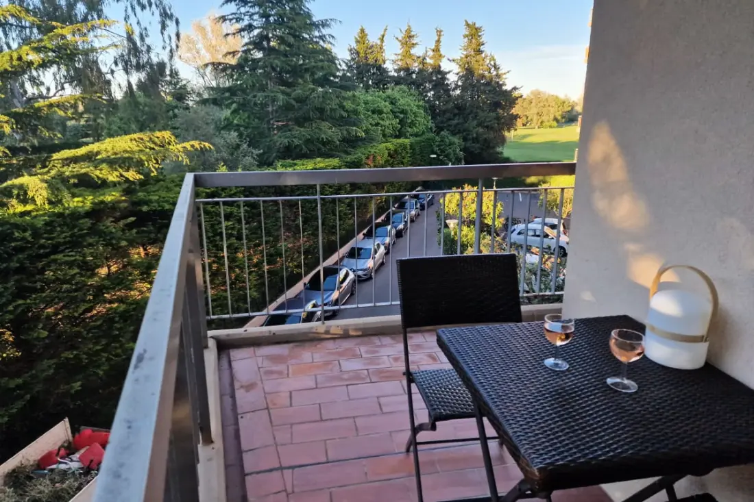 Apartament z basenem w Mandelieu- la- napoule