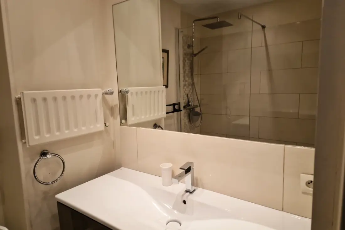 Apartament z basenem w Mandelieu- la- napoule