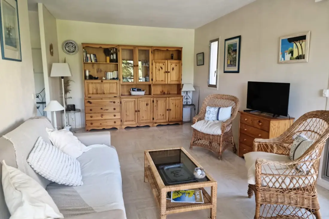 Apartament z basenem w Mandelieu- la- napoule