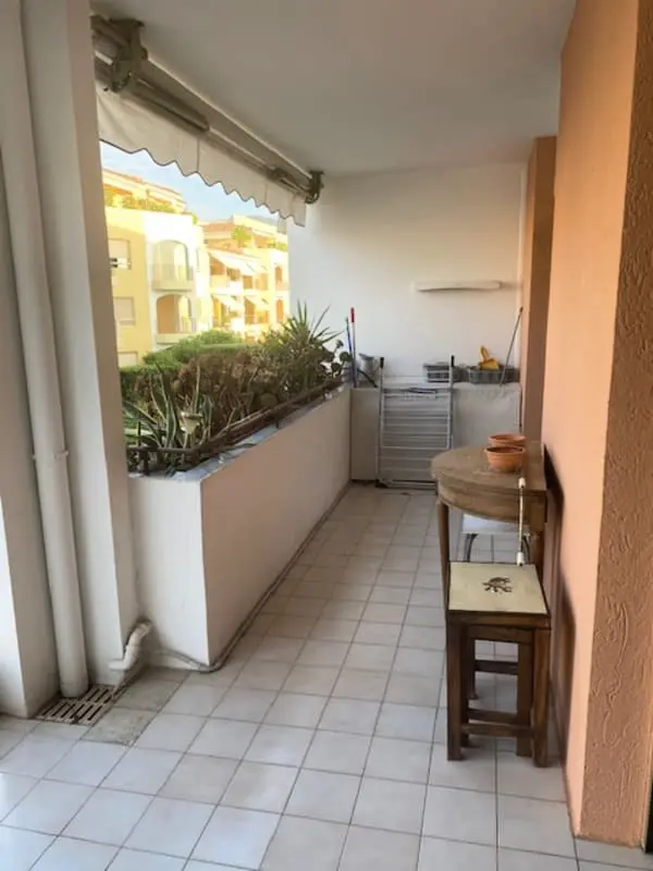 Apartament ze wspólnym basenem i tarasem