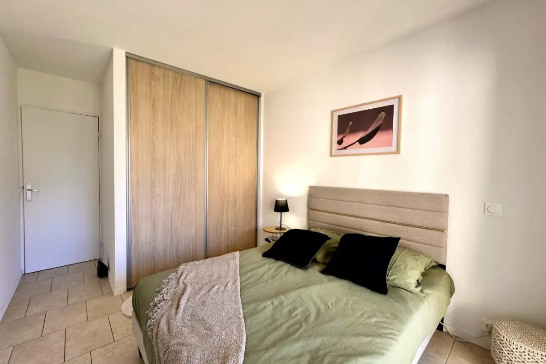 Apartamento con Terraza y Piscina en Mandelieu