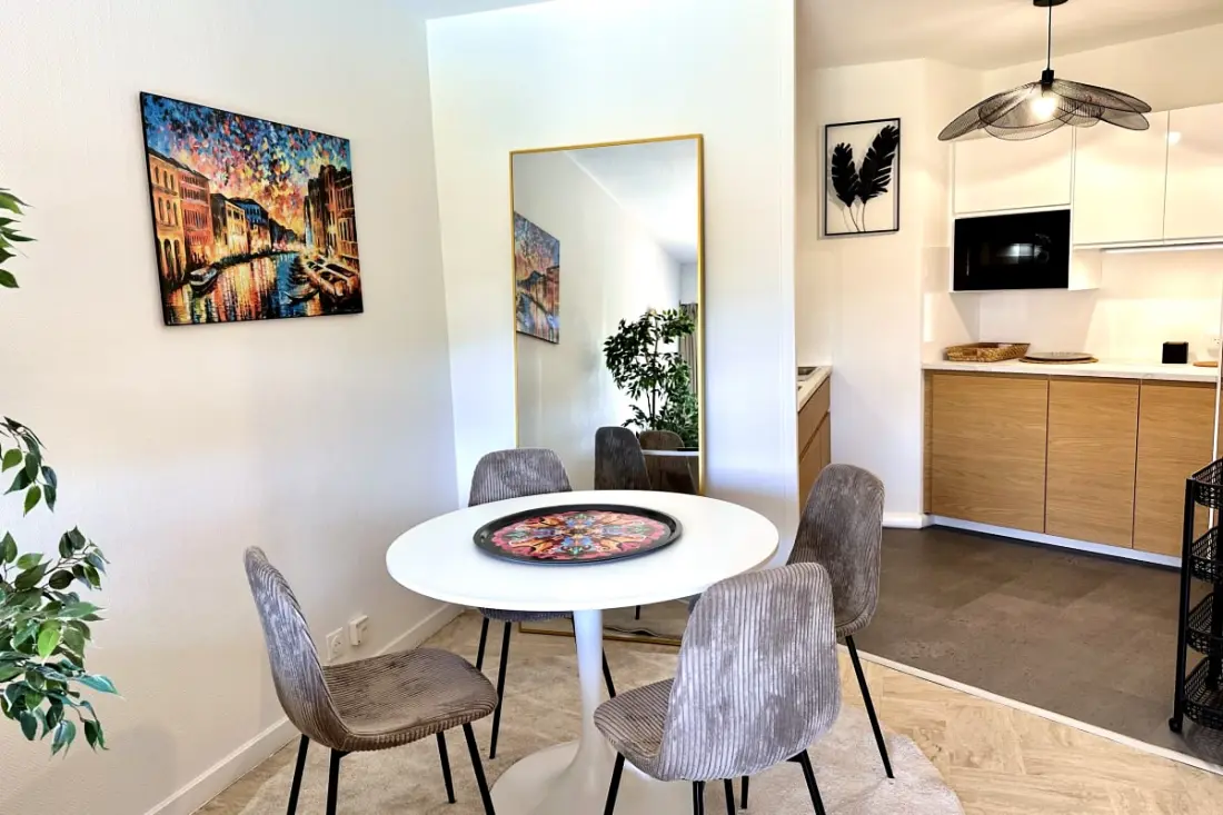 Apartamento con Terraza y Piscina en Mandelieu