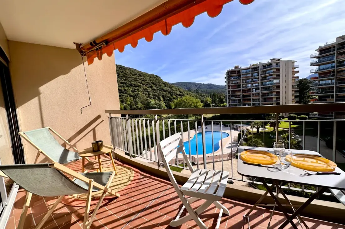 Apartamento con Terraza y Piscina en Mandelieu
