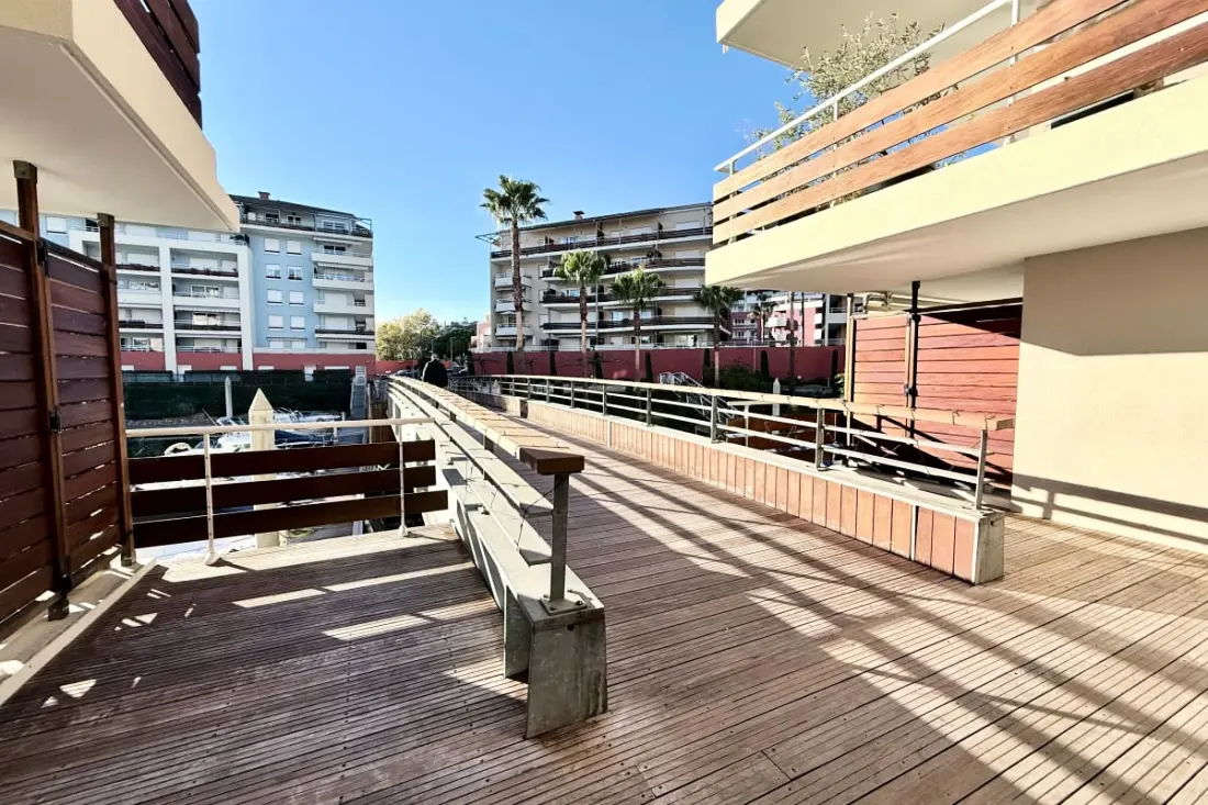 Luminoso apartamento en Mandelieu, Cerca de De La Mer