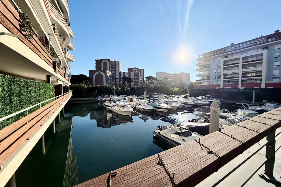 Luminoso apartamento en Mandelieu, Cerca de De La Mer