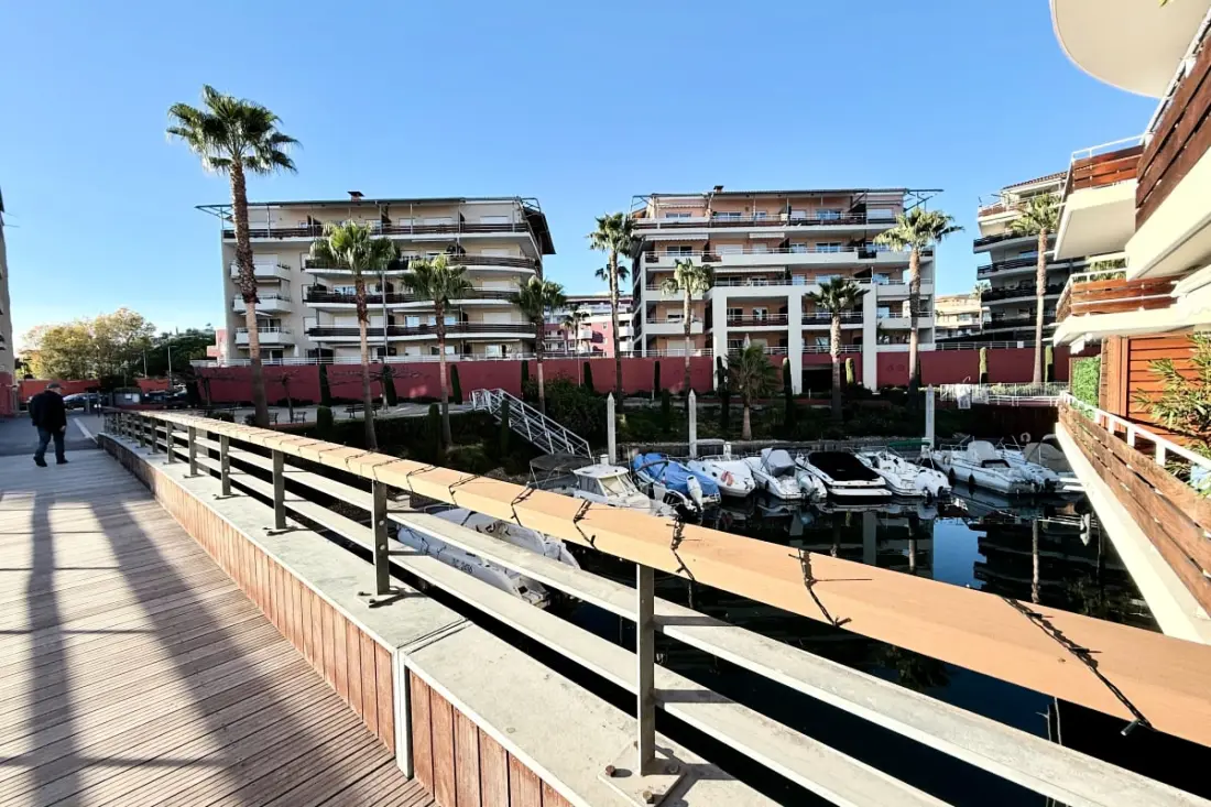 Luminoso apartamento en Mandelieu, Cerca de De La Mer