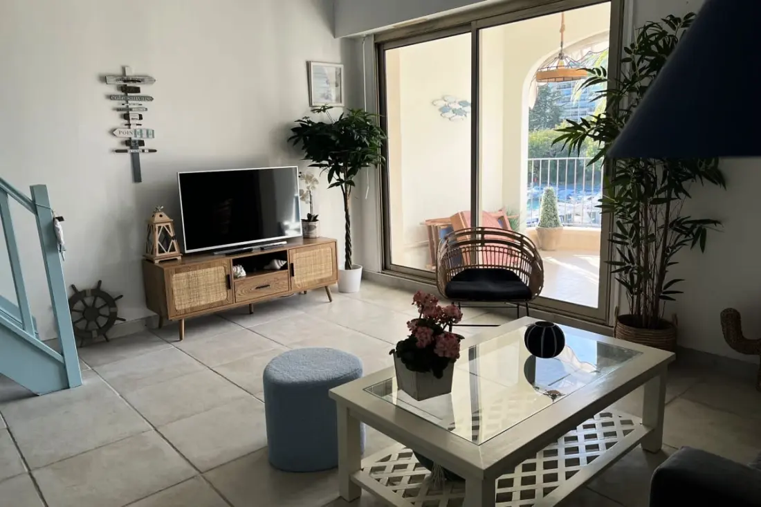 Lumineux Apartamento con piscina en Mandelieu