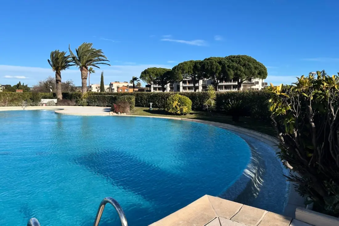 Lumineux Apartamento con piscina en Mandelieu