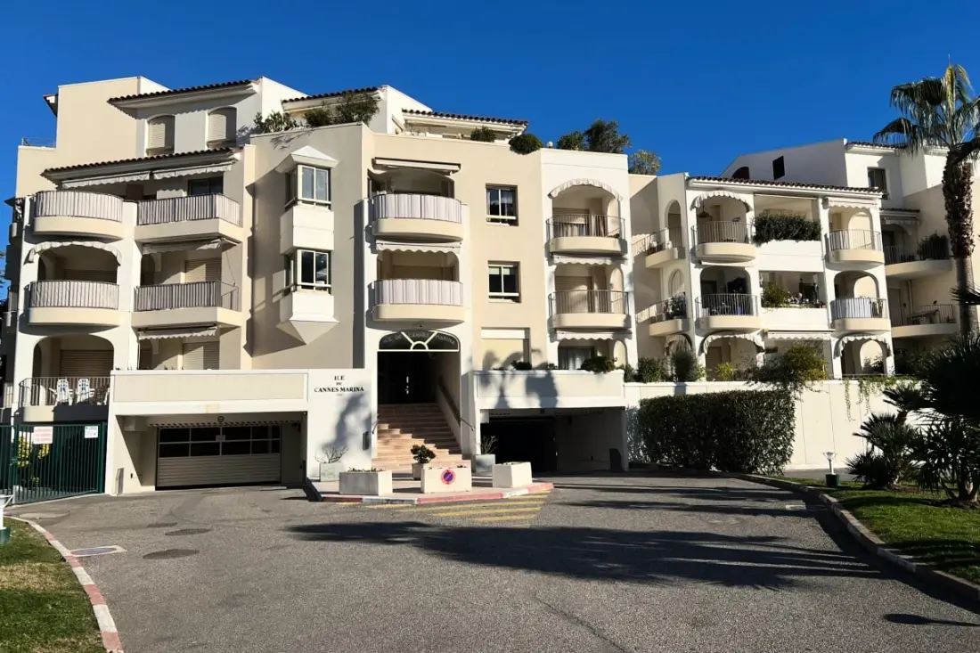 Lumineux Apartamento con piscina en Mandelieu
