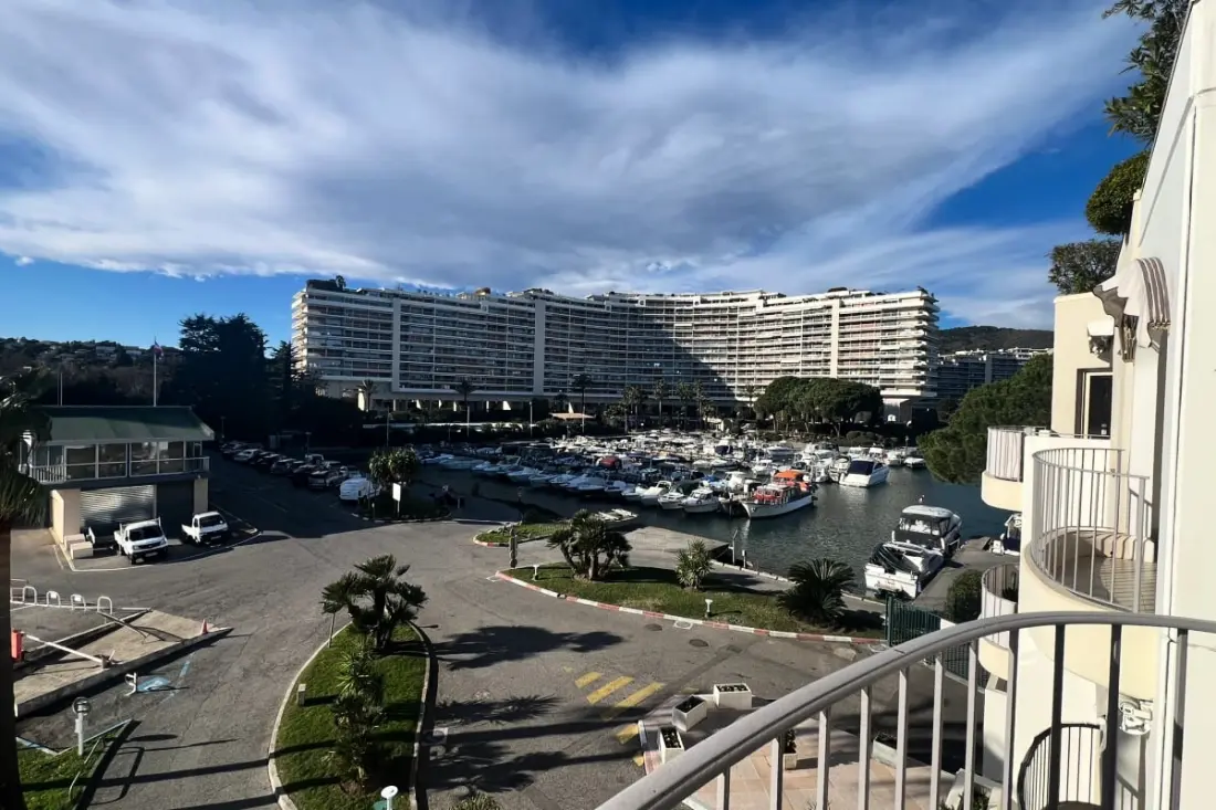 Lumineux Apartamento con piscina en Mandelieu