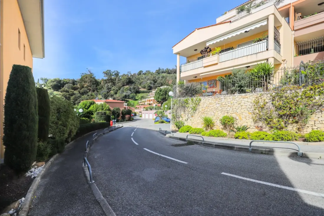 Apartamento en Mandelieu - Piscina y pista de tenis