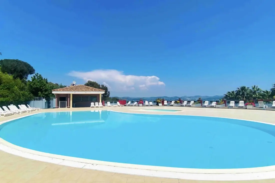 Apartamento en Mandelieu - Piscina y pista de tenis