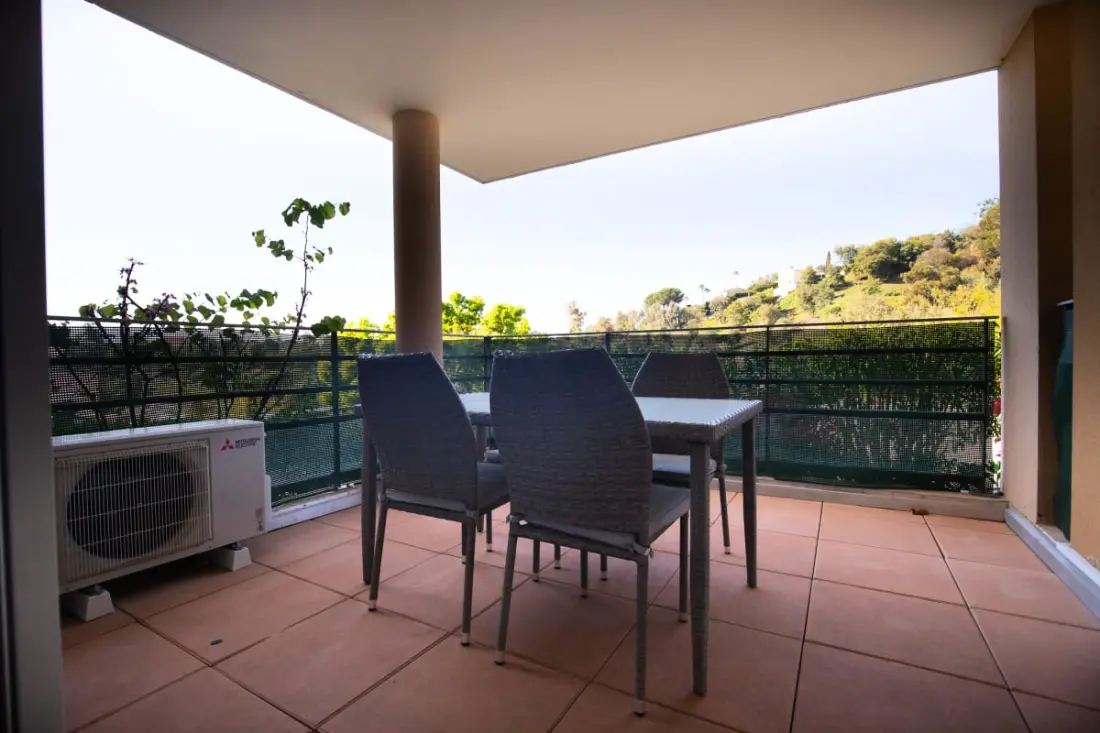 Apartamento en Mandelieu - Piscina y pista de tenis