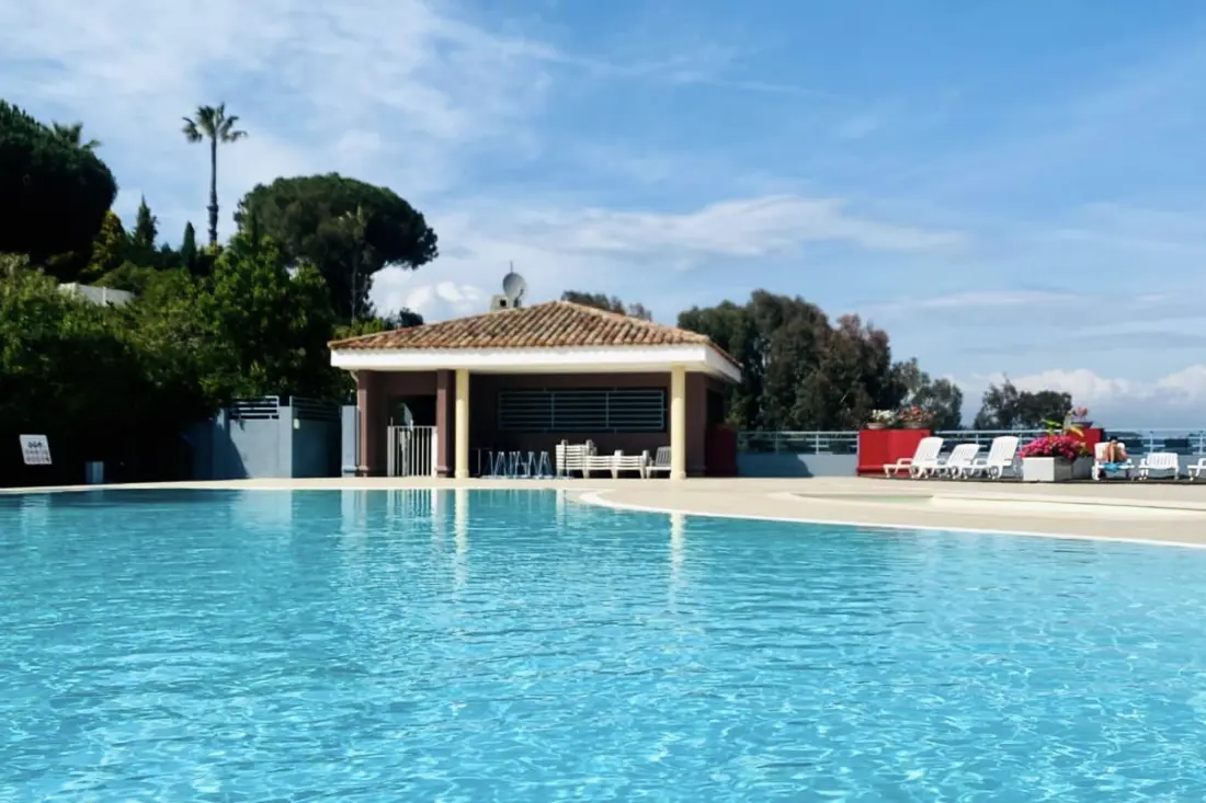Apartamento en Mandelieu - Piscina y pista de tenis