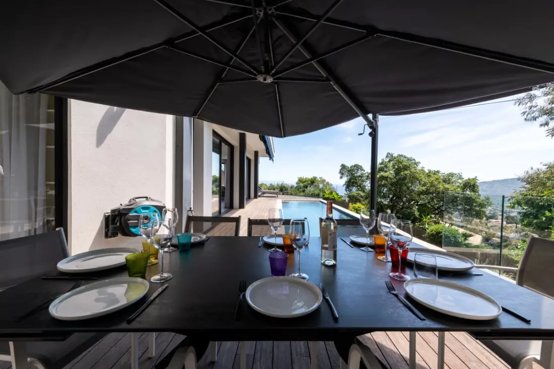 Residence House Architect with Pool Heat & Sublime Tengerlátás