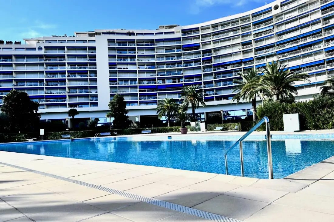 Estudio en La Marina con Terraza y Piscina