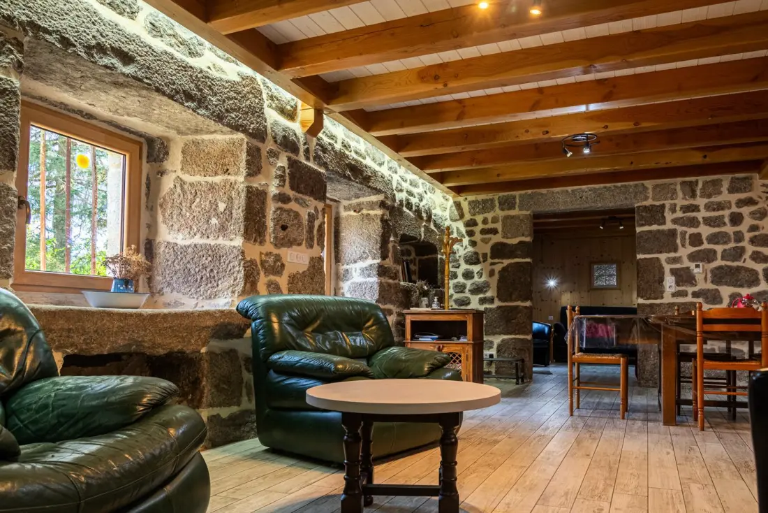 Gîte de France Gîte les violets d'aubrac 8/11 Personen in rieutort 3 Ohren