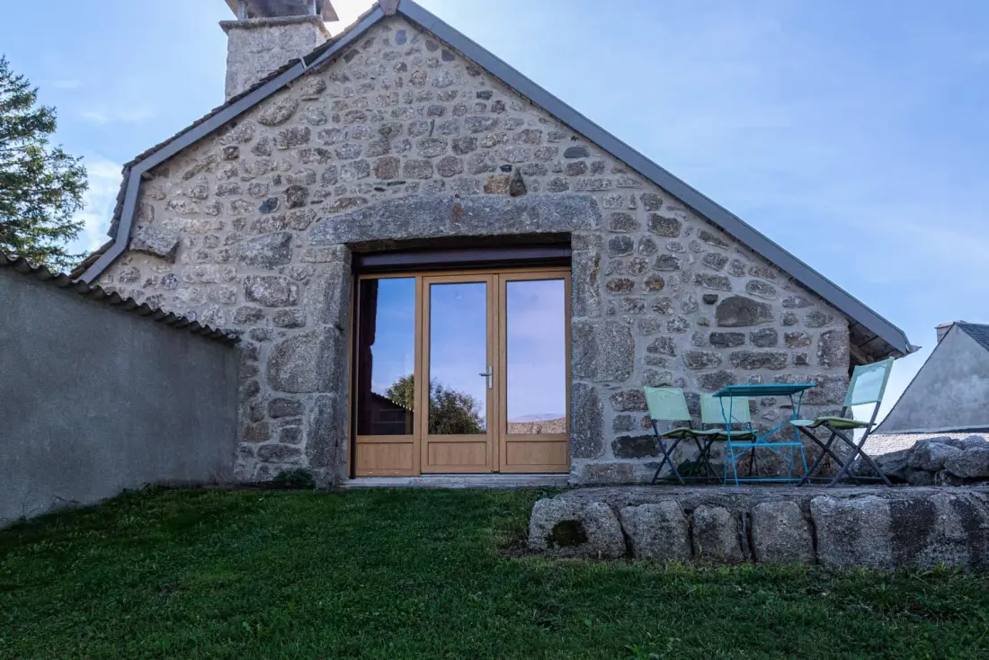 Gîte de France Gîte les violets d'aubrac 8/11 Personen in rieutort 3 Ohren