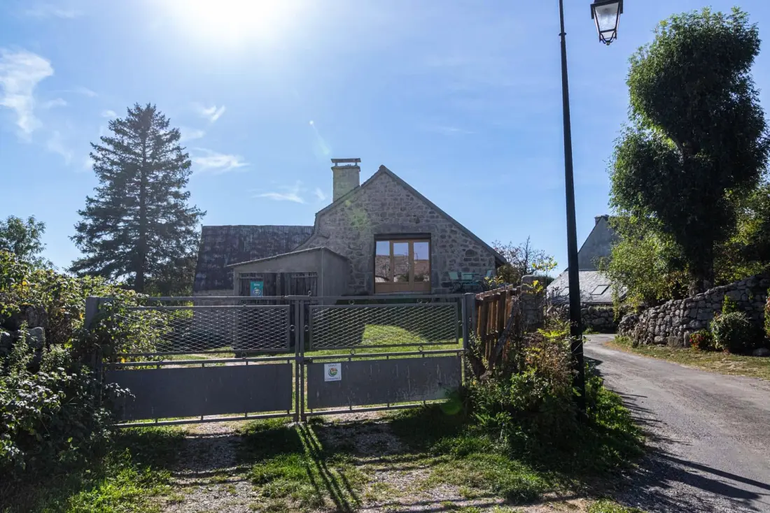 Gîte de France Gîte les violets d'aubrac 8/11 Personen in rieutort 3 Ohren