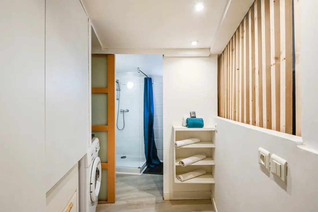 Charming Studio Located in Le Quartier Du Carte
