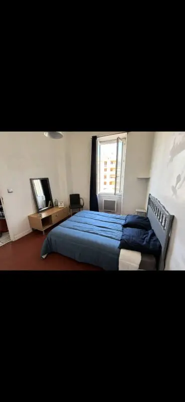 Bright Apartment Between Beach and Old Port