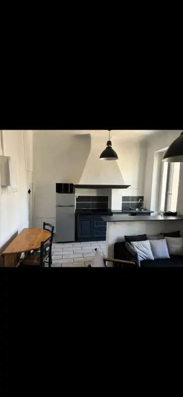 Bright Apartment Between Beach and Old Port
