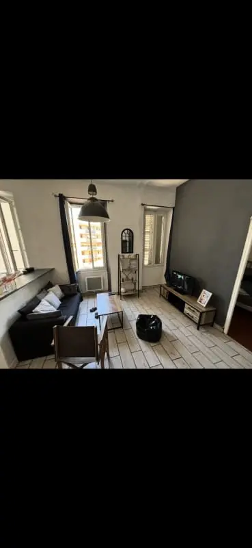 Bright Apartment Between Beach and Old Port