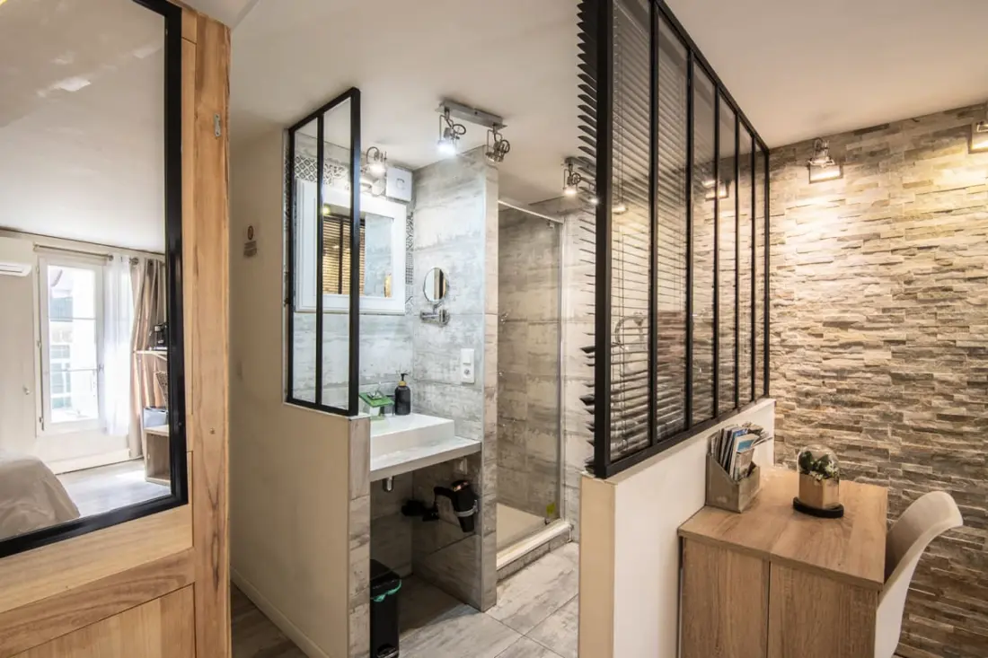 Room Air-Conditioned 10 min Old Port & Basket