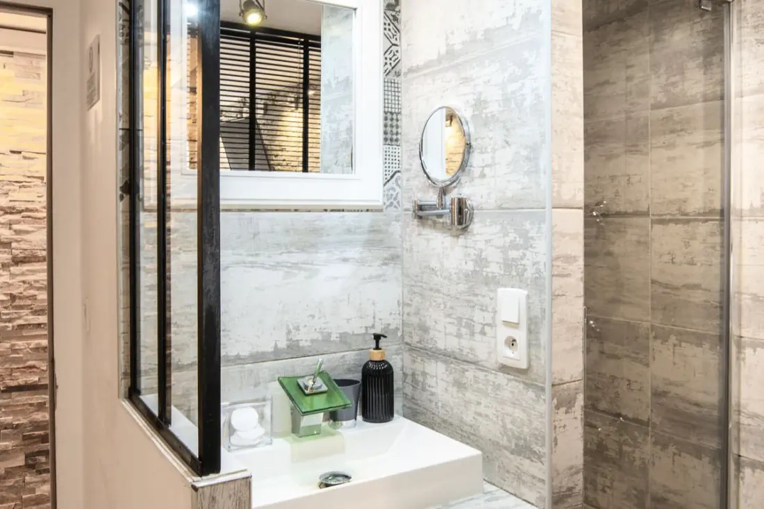 Room Air-Conditioned 10 min Old Port & Basket