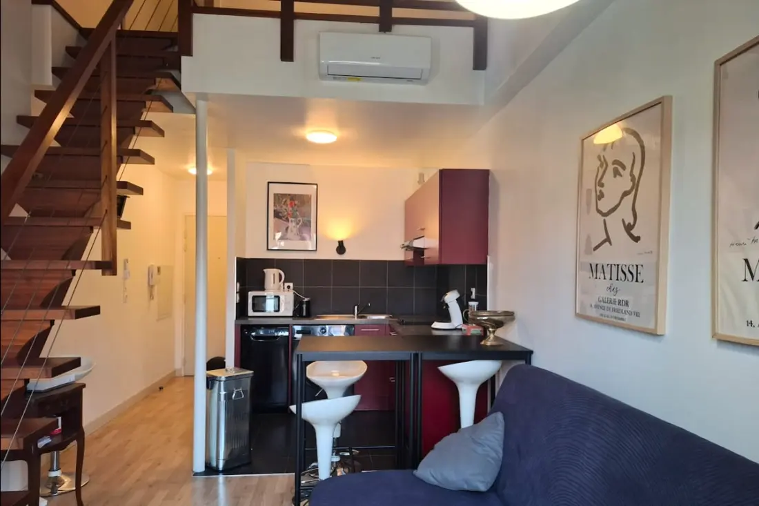 Duplex With Balcony at the foot of the Tramway Republic