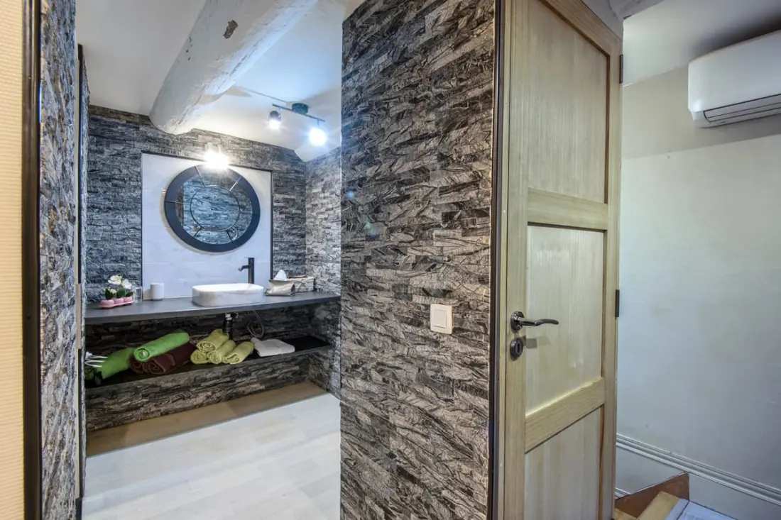 Marseillaise getaway Near Basket & Old Port