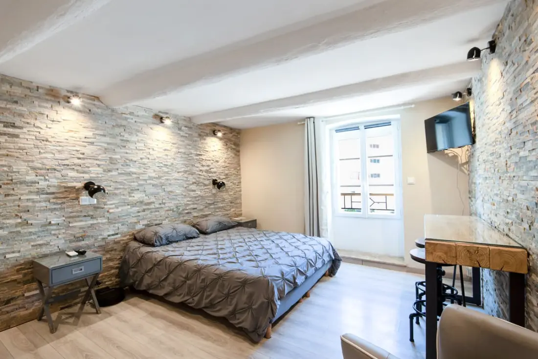 Marseillaise getaway Near Basket & Old Port