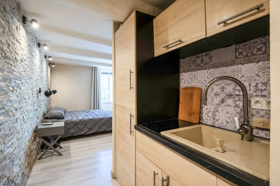 Marseillaise getaway Near Basket & Old Port
