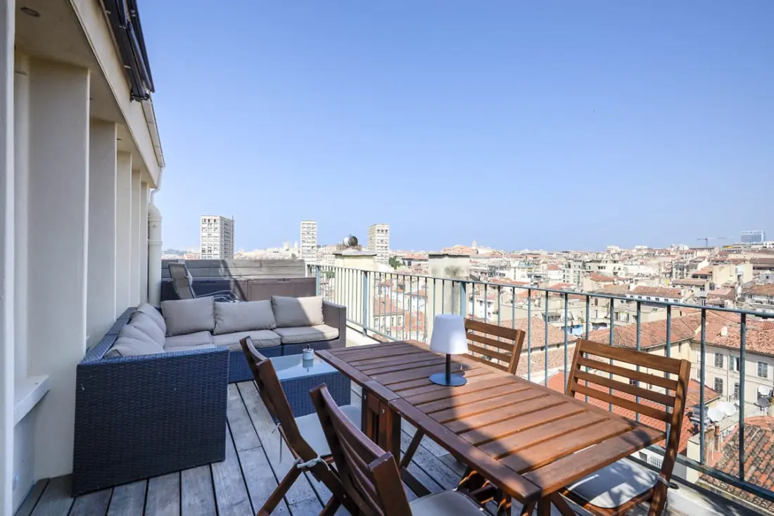 Studio Coquet With Terrace Overhanging Marseille