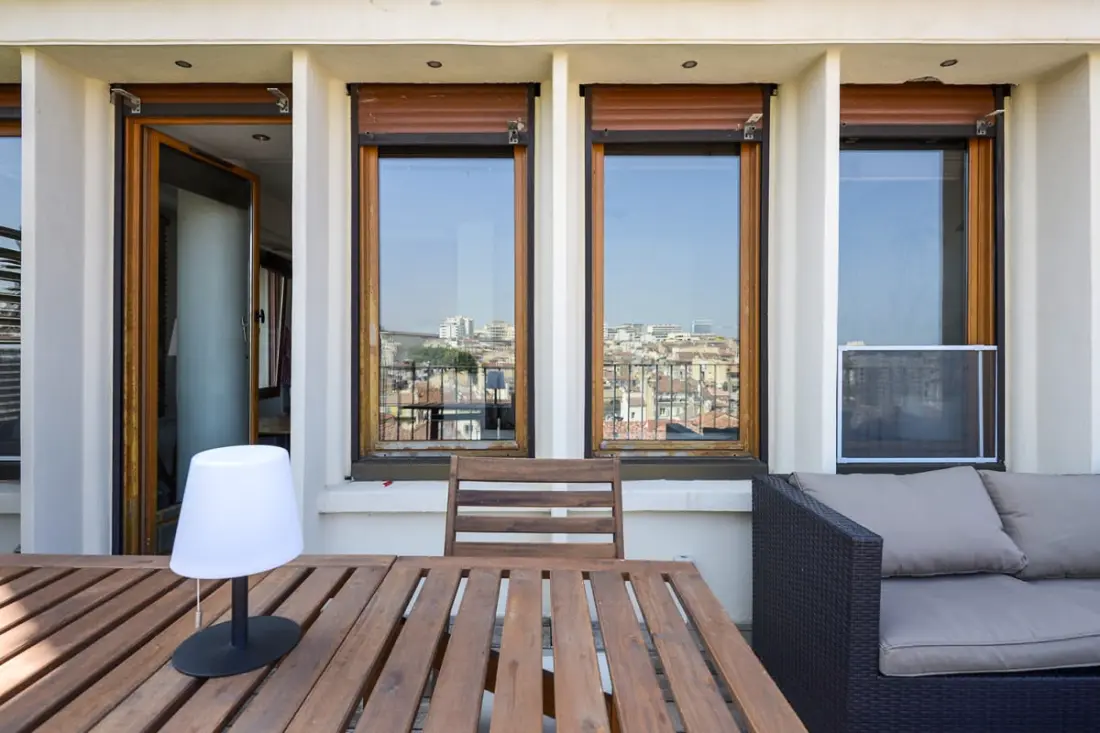 Studio Coquet With Terrace Overhanging Marseille