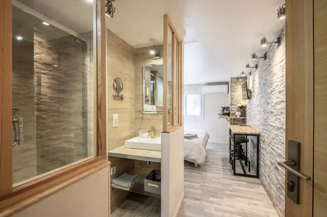 Room Air Conditioning – 10 min Du Vieux-port