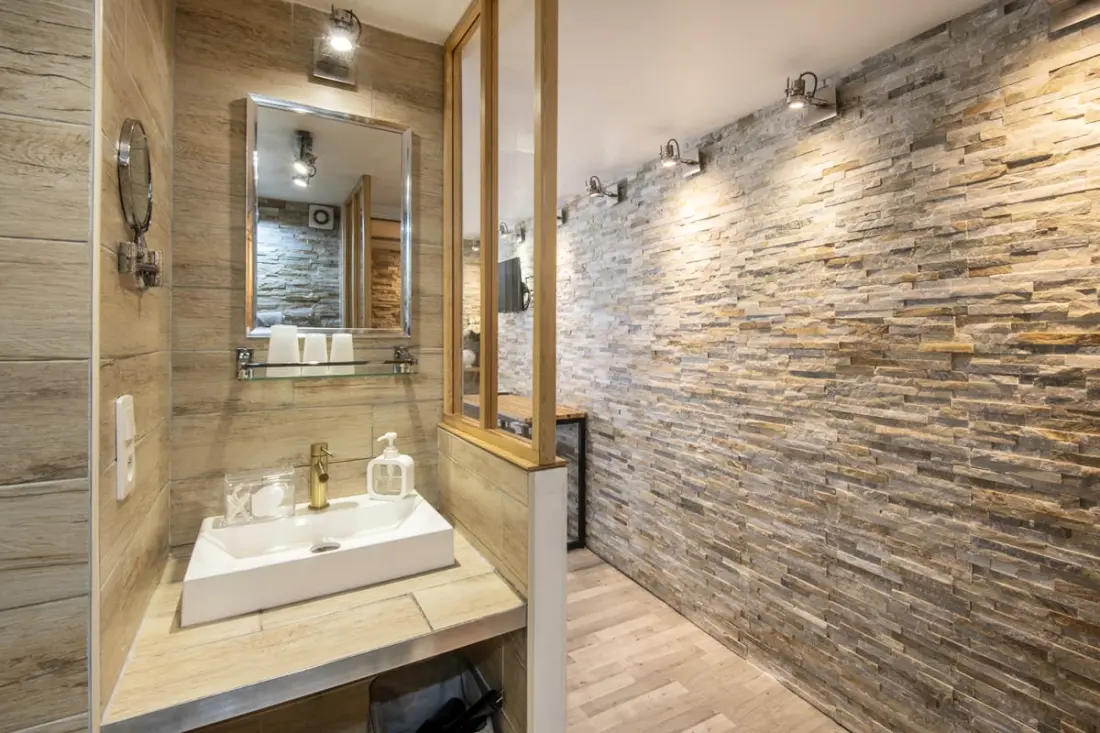 Room Air Conditioning – 10 min Du Vieux-port