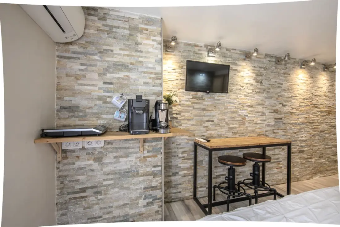Room Air Conditioning – 10 min Du Vieux-port